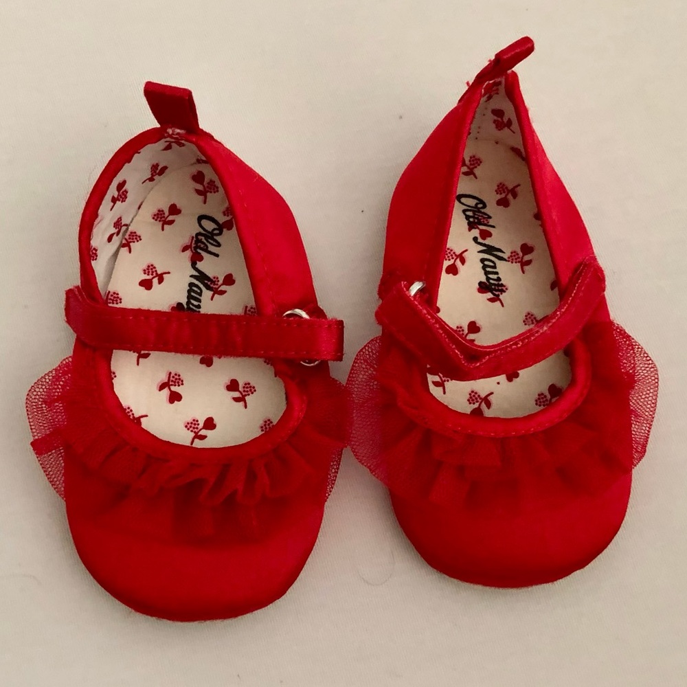 Red Satin with lace detail baby shoes. Size 3. - Picture 1 of 3